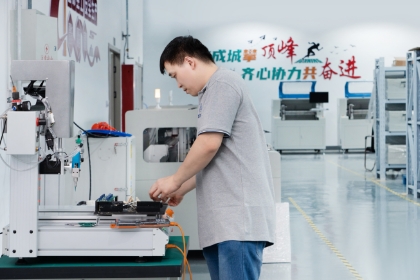 人工分板機與在線分板機的區別